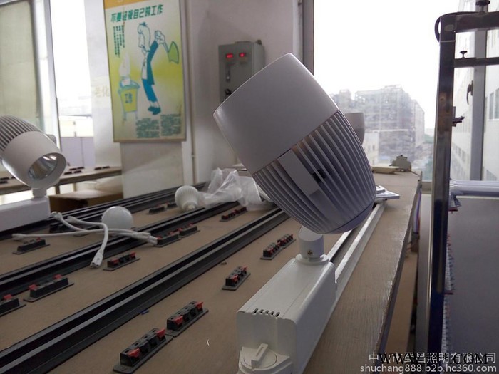 **led轨道灯  可调角度轨道灯 led射灯 服装店照明灯led节能灯图3