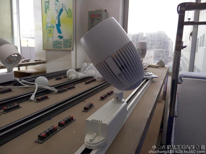 **led轨道灯  可调角度轨道灯 led射灯 服装店照明灯led节能灯图8