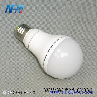 供应方高照明LED球泡灯 5W新款压铸高亮节能灯泡 5730贴片球泡灯图1