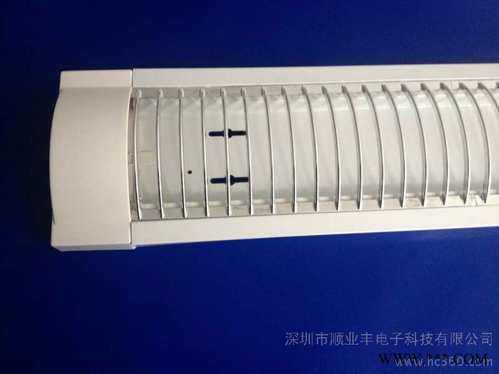 供应LED日光灯支架  T8防尘支架   LED日光灯配件