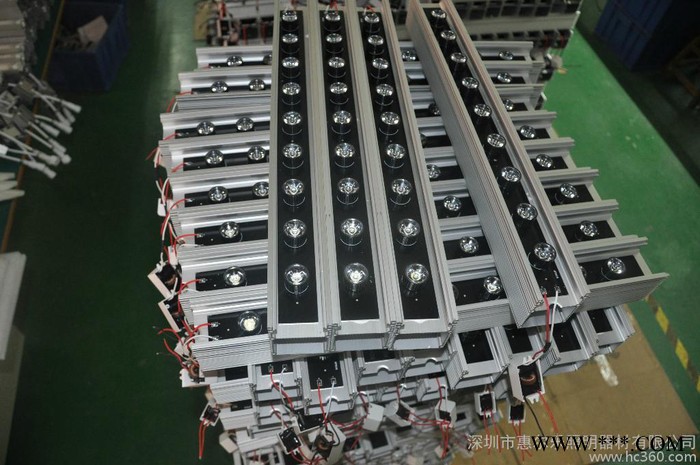 供应惠尔乐36W单排LED洗墙灯图1