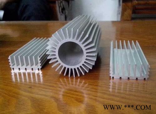 供应LED线条灯外壳 灯饰铝材 直销LED工矿灯散热器 灯具散热器