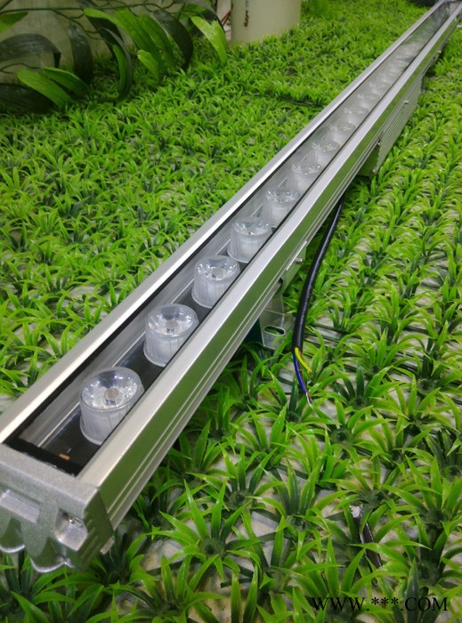 1000*45*30mm 18WLED 洗墙灯