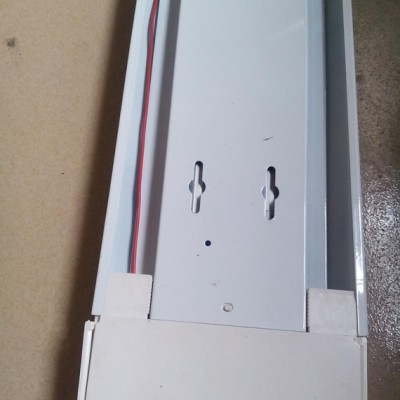 低价销售T8LED日光灯双管防尘防雾支架灯 LED布线成品