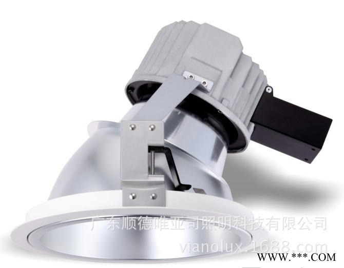 供应LED筒灯斜口定向 CREE COB 高端筒灯25w