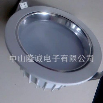 一体化压铸筒灯