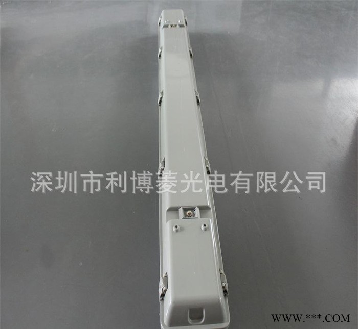 0.6米18W 三防工程灯    LED三防支架灯图2