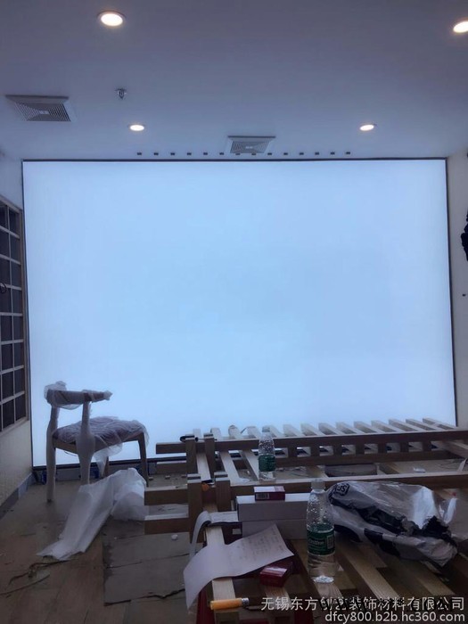 白色透光膜吊顶写真软膜高清UV精印膜无边框卡布灯箱漫反射卷帘灯条手机店广告灯箱窗帘店灯膜图7