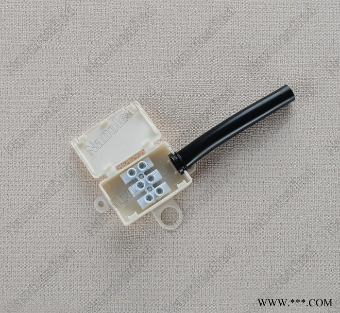 T04S三位**尾巴接线盒 迷你接线盒 筒灯接线盒 灯具接线图3