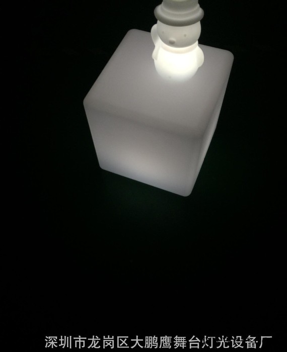 舞台灯光LED幻彩灯迷你小雪人七彩变色王 图案可定制图2