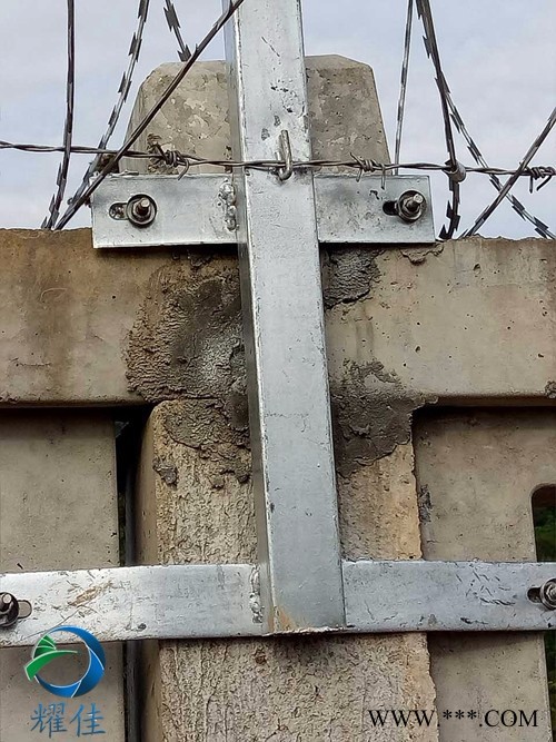 供应耀佳 高铁支架 土字柱 片刺绳 高速公路铁路专用刀片刺绳 刺丝滚笼 普锌刺绳 普通刺绳 高锌刺绳 沿海地区专用图4
