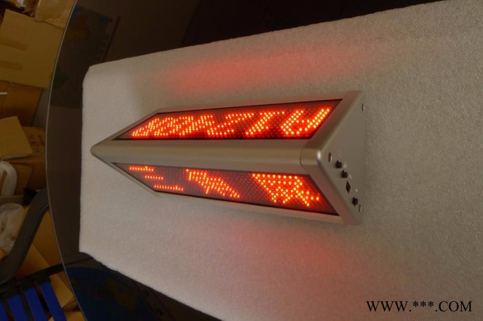 蓝创宇A1248R LED台式屏,双面式会议三角桌签,名字牌,可改字,两面电子嘉宾屏,前台信息屏,状态显示,**图3