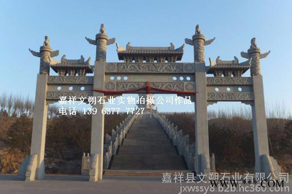 嘉祥文朔石雕厂专业雕刻石牌坊厂家 石刻村庄石雕大门 寺庙山门牌坊 保质量图3