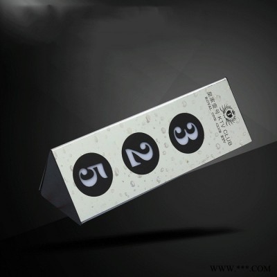 ** 三角形门牌定制 大气酒店三角形灯箱门牌 黄色灯光金色标识标牌