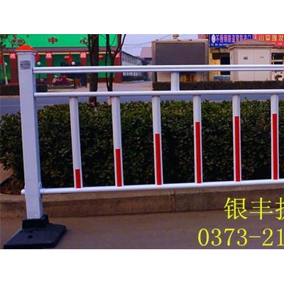 河南郑州反光隔离栏 广告牌护栏 市政交通道路护栏定做直销