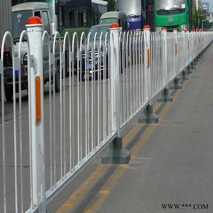 广告牌隔离栅 城市道路隔离栅 机非分离隔离栅 人车分离隔离栅 松雯护栏制品 品质保证图8