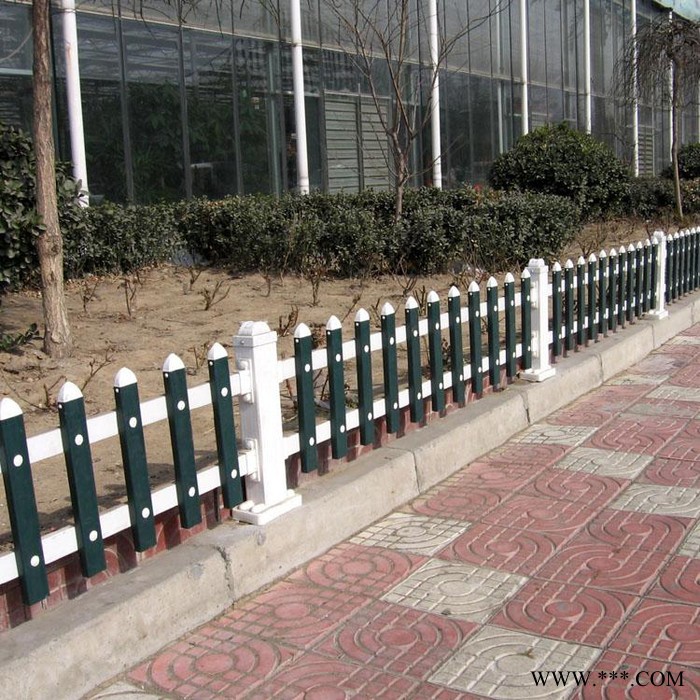 小区围挡  草坪护栏 pvc草坪护栏图3