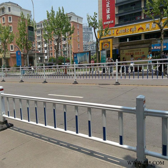 市政护栏网  市政铁艺护栏  广告牌市政护栏图2