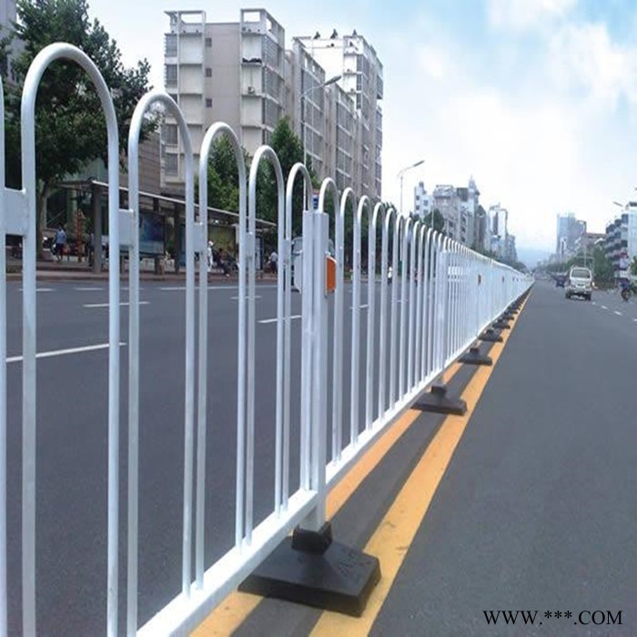 京式隔离栅 京式护栏 京式广告牌 U型道路护栏 松雯护栏制品 品质保证
