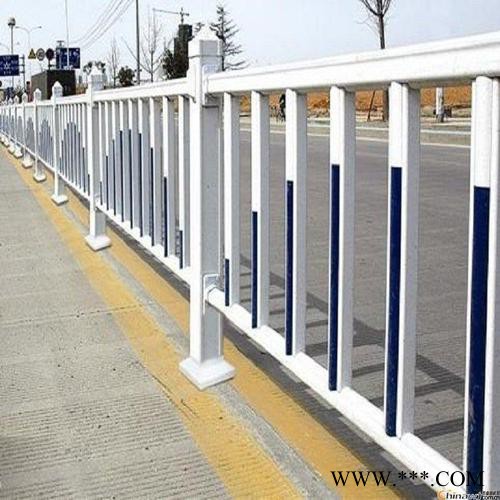 金盈市政护栏 广告板护栏 蓝白市政护栏 道路护栏厂家 交通安全护栏 广告牌护栏图8