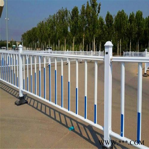 金盈市政护栏 广告板护栏 蓝白市政护栏 道路护栏厂家 交通安全护栏 广告牌护栏图6