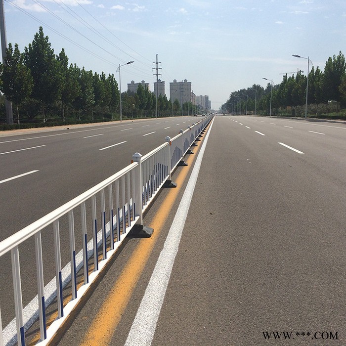 市政隔离护栏 广告牌市政护栏 京式交通护栏 一帆丝网 生产厂家图2
