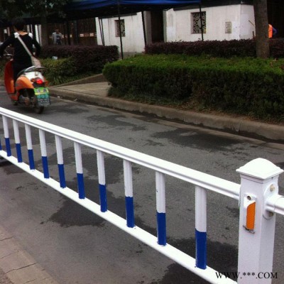 市政施工护栏  锌钢市政护栏  广告牌市政护栏