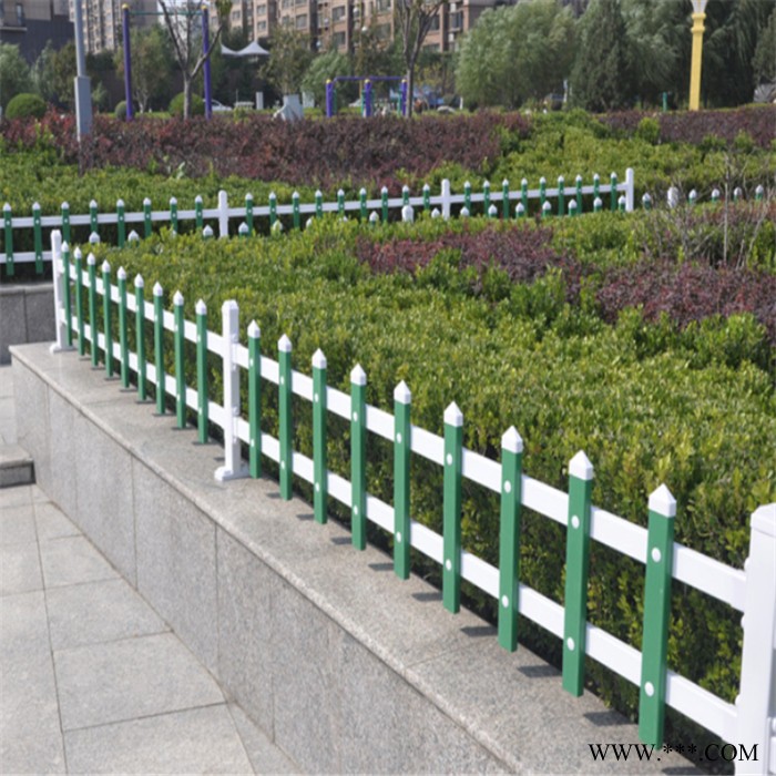 PVC护栏_鸿运_PVC草坪护栏_PVC围挡护栏图3