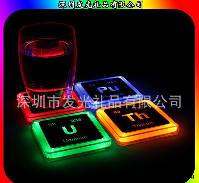 LED炫彩发光杯 圆形垫 感应闪光杯垫 杯子放在上面就会亮图3