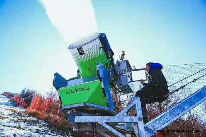 苏法格造雪机 有着排山倒海般的造雪能力  冰雪娱乐园设备图3
