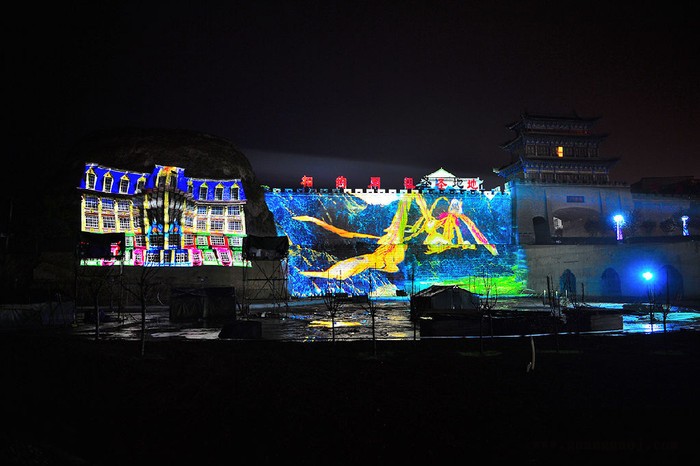 Z**商用广告投影机 高清楼宇广告投影机 建筑裸眼3D投影机图5