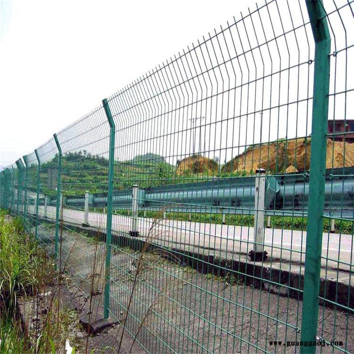 双边丝隔离网 山地防护隔离网 美观实用浸塑双边丝隔离网出厂价批发图3