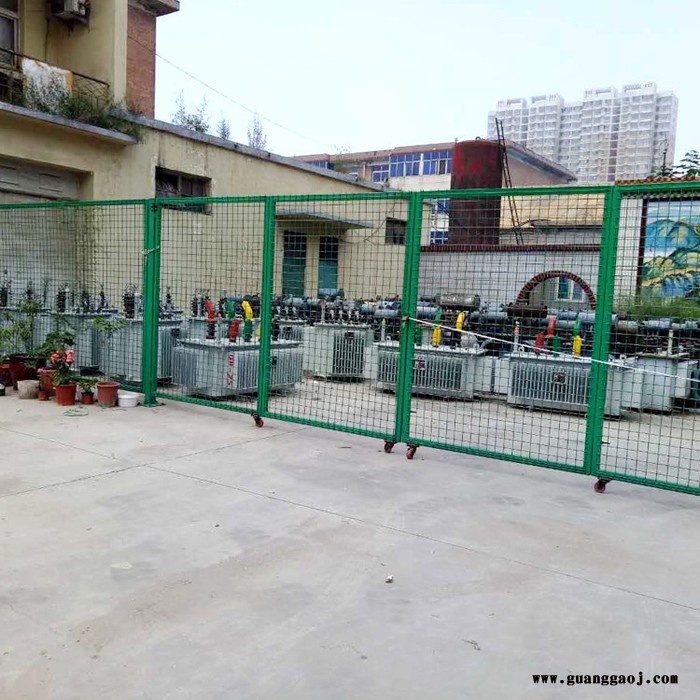 朋英实体现货供应 公路隔离网 铁丝浸塑公路隔离网 框架公路防护隔离网图6