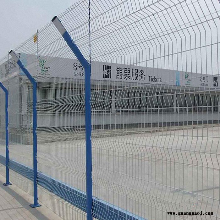 朋英 出厂价出售 小区桃形柱隔离网 道路俩边隔离网 防老化园林隔离网图2