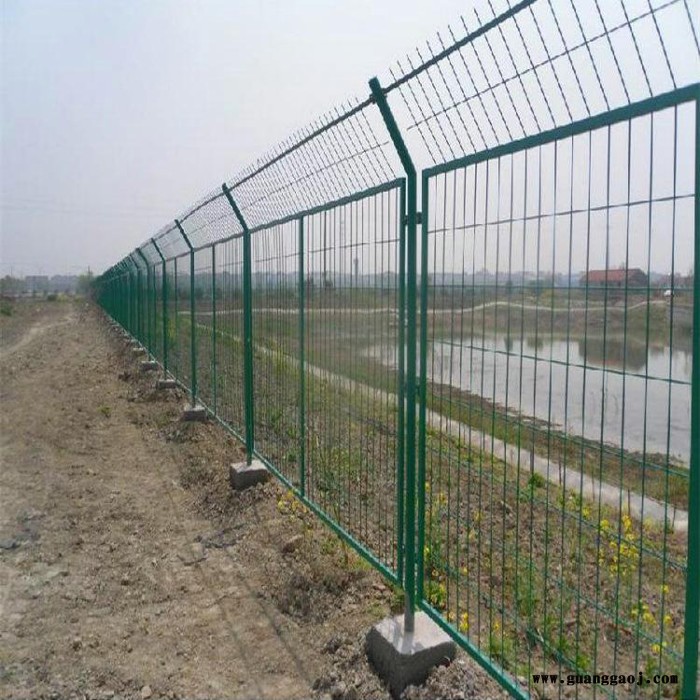 河道隔离网 扁铁框铁路隔离网 道路栅栏隔离网现货促销 低价批发图7