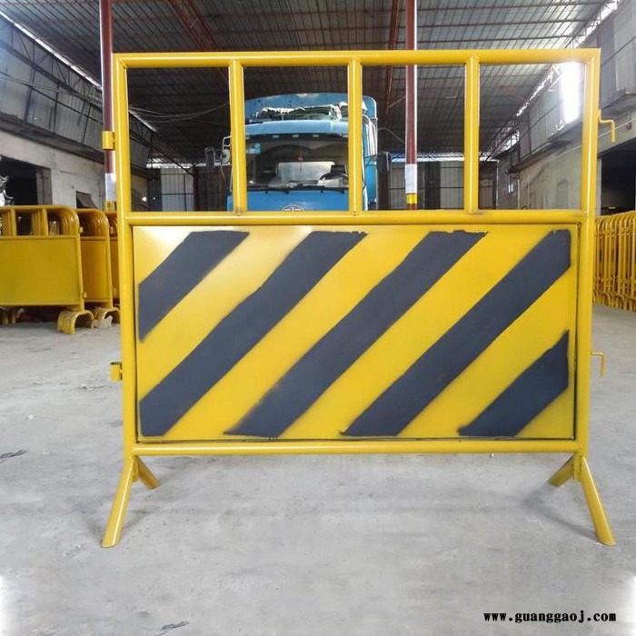 振鼎 铁马户外隔离栏 道路交通安全隔离栏 铁管黄黑隔离栏出厂价批发图7
