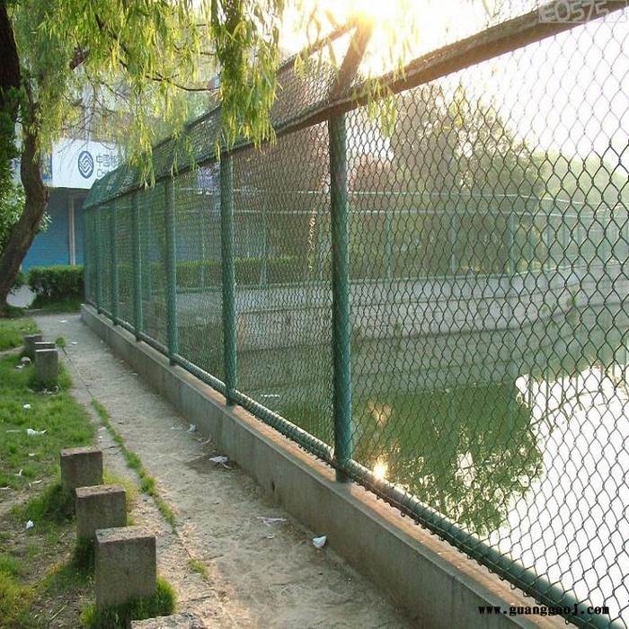 厂家批发供应金属隔离栏 抗晒实用公路铁艺隔离栏 喷涂安全隔离栏图3