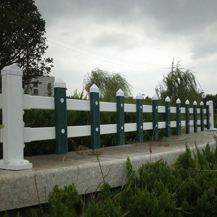 振鼎 道路交通隔离栏 喷塑草坪PVC隔离栏 公园绿化隔离栏 ** 甘肃图4