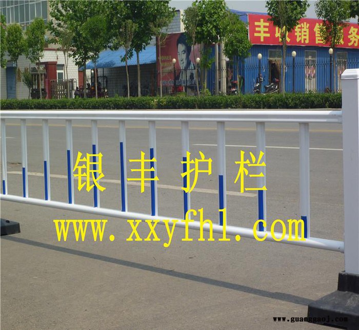 河南新乡交通隔离栏 防护栅栏 锌刚护栏 护栏喷塑图2