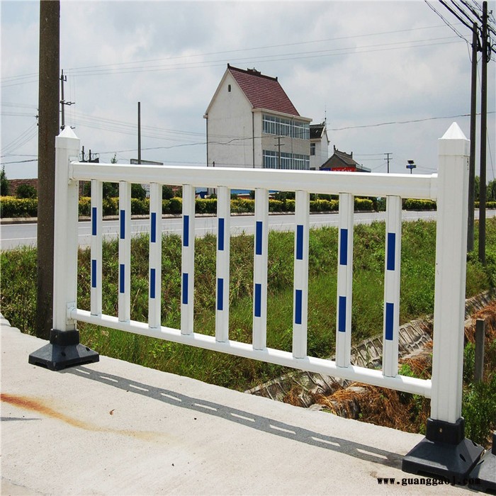 新款促销 特价批发 锌钢喷塑路边隔离栏杆 防腐城市道路隔离栏杆图3