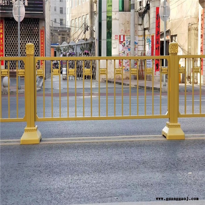 方元浩宇 高陵 黄金色道路护栏 马路中间隔离栏杆 金色莲花道路隔离栏厂家图3