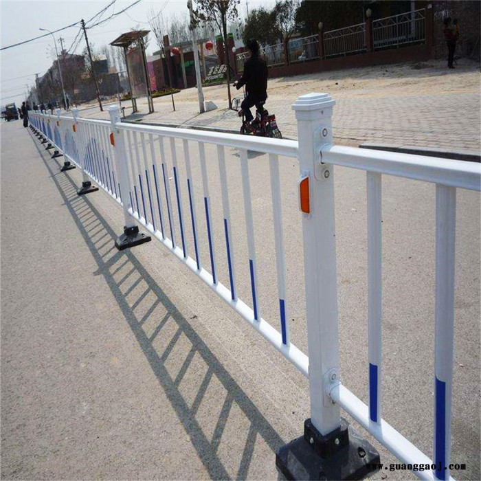 朋英 **** 特价出售 市政围栏网 道路中央隔离栏图3