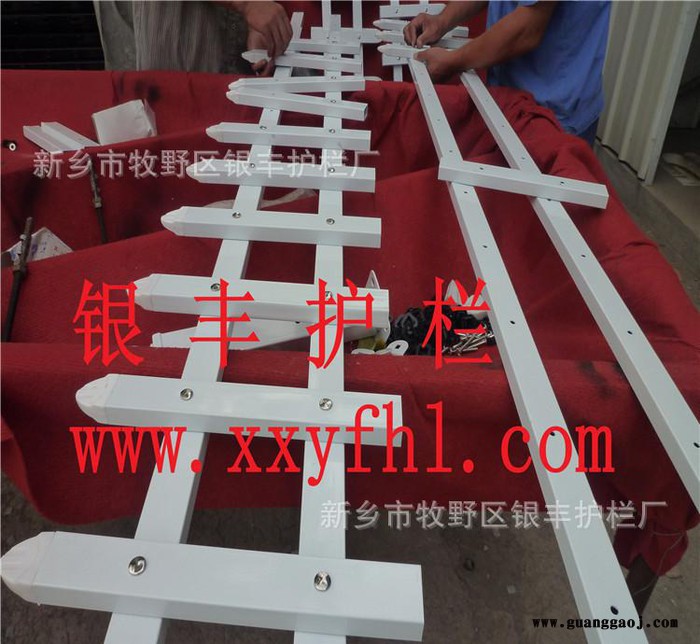郑州锌钢园艺防护栏 草坪栅栏 新乡生产 热镀锌草坪隔离栏图3