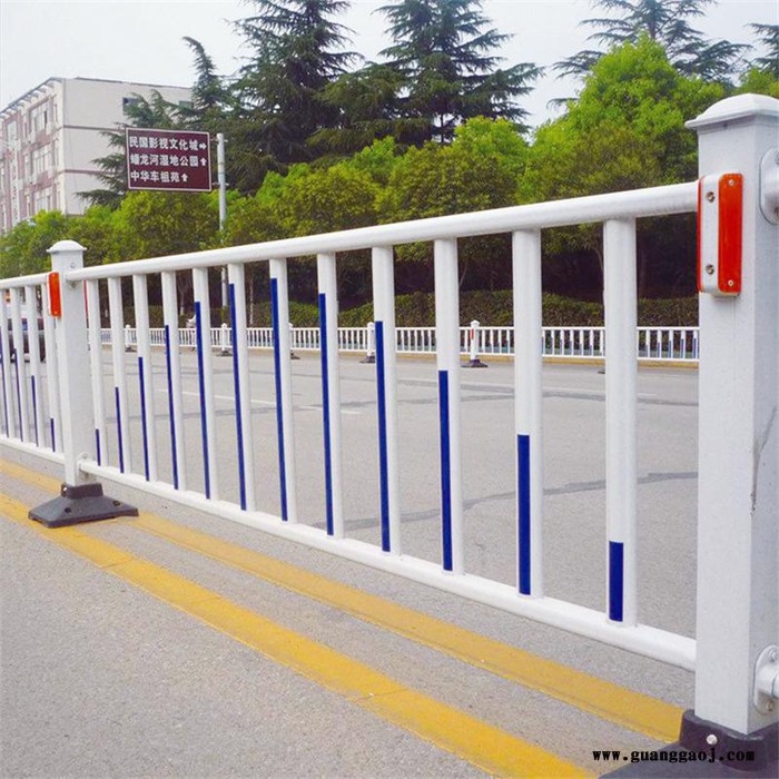 厂家批发u形京式中央隔离栏杆 人形道路防撞隔离栏 京式交通护栏图7