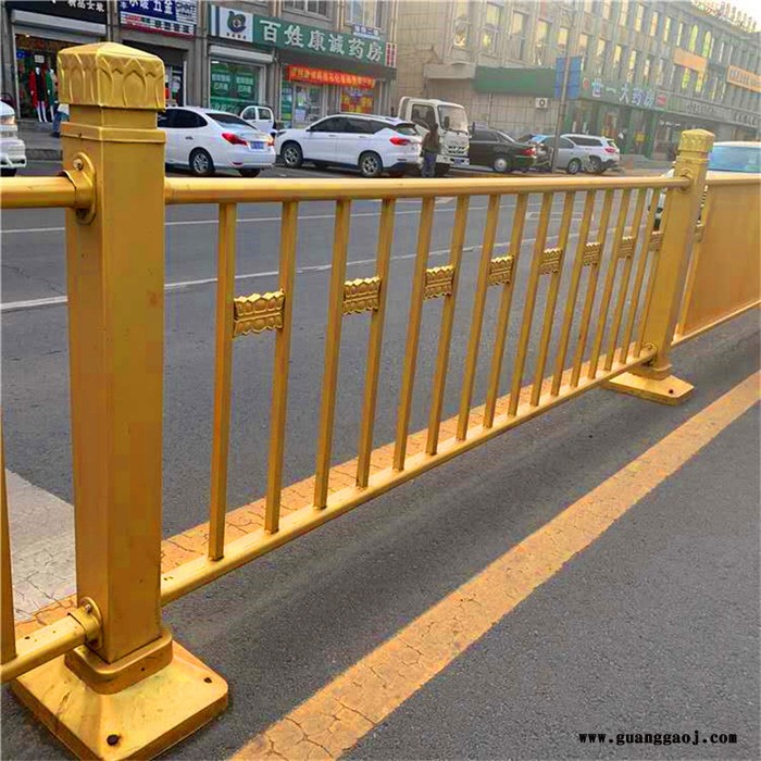 厂家批发u形京式中央隔离栏杆 人形道路防撞隔离栏 京式交通护栏图4