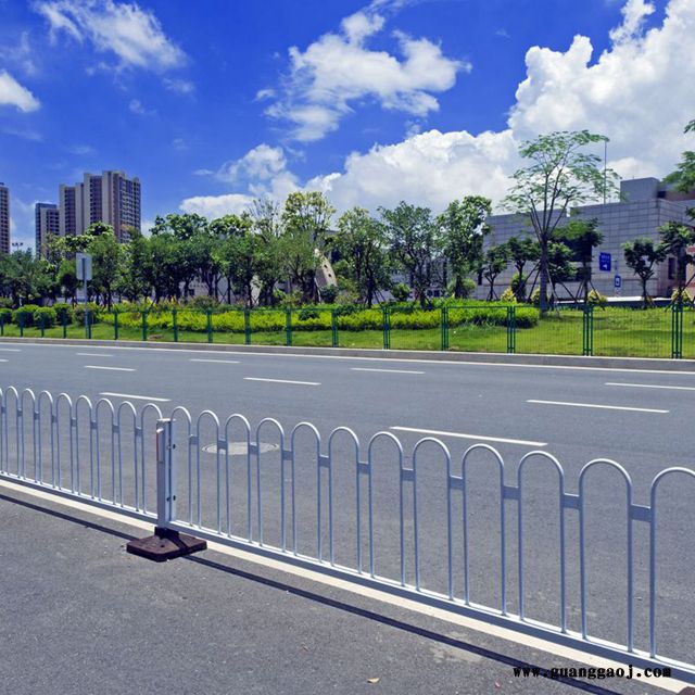 京式护栏 道路中央隔离栏 人行道非机动护栏图3