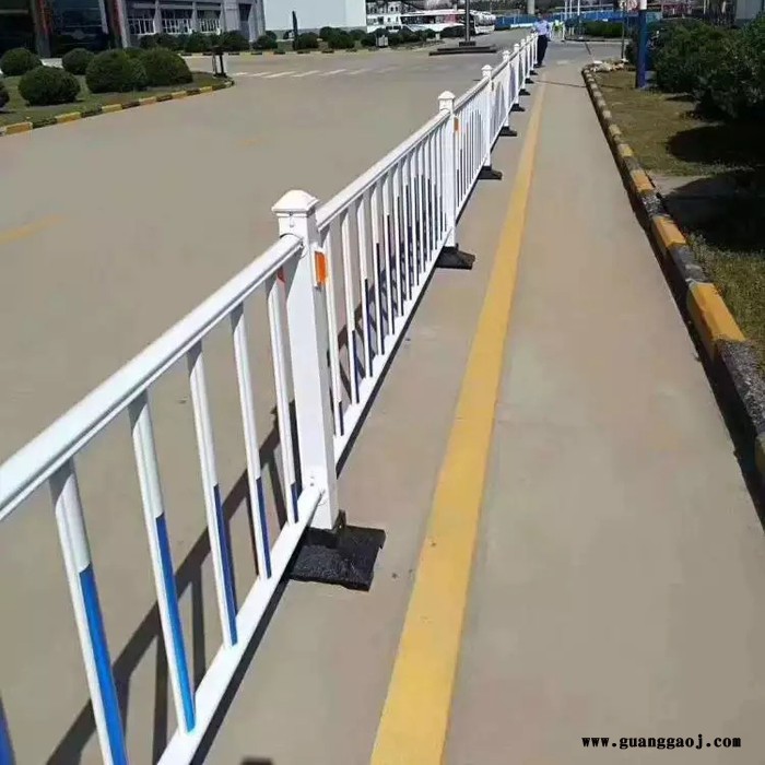 道路护栏 户外道路防护栅栏 城市道路隔离栏图2