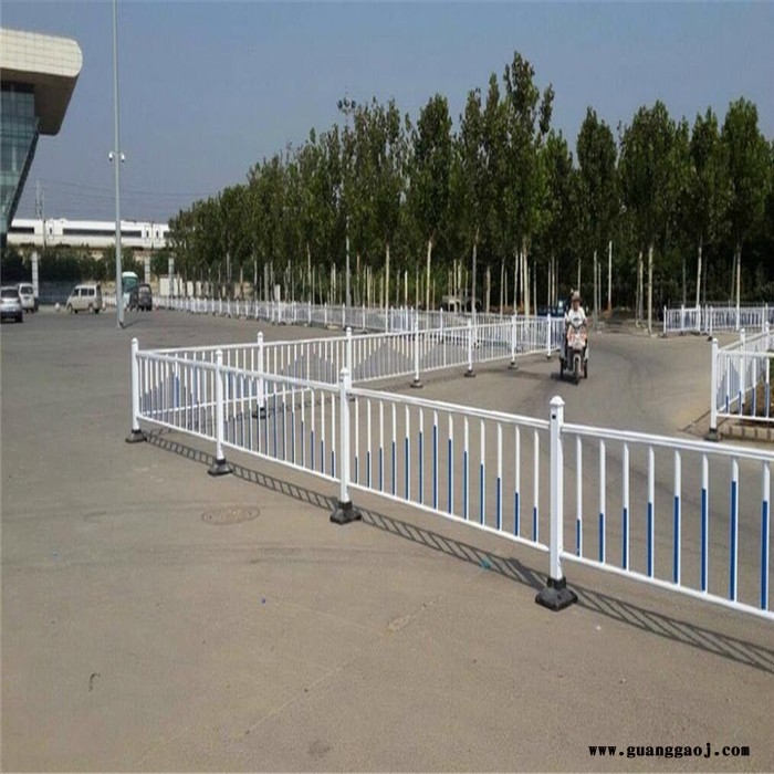 方元浩宇阎良 锌钢市政交通道路护栏公路栏杆小区马路防护围栏户外人行道隔离墩图5