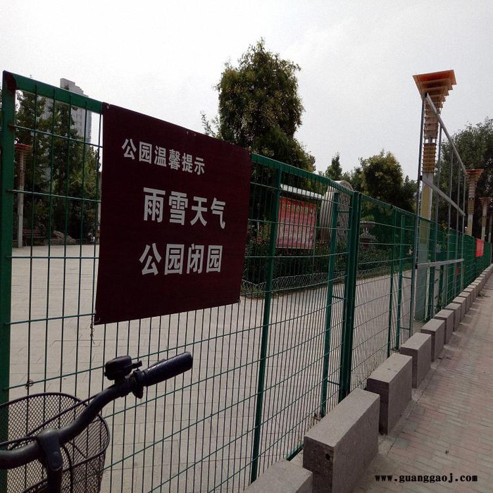 带框隔离栏 带框镀锌隔离栏 社区焊接隔离网 ** 批发订做图5