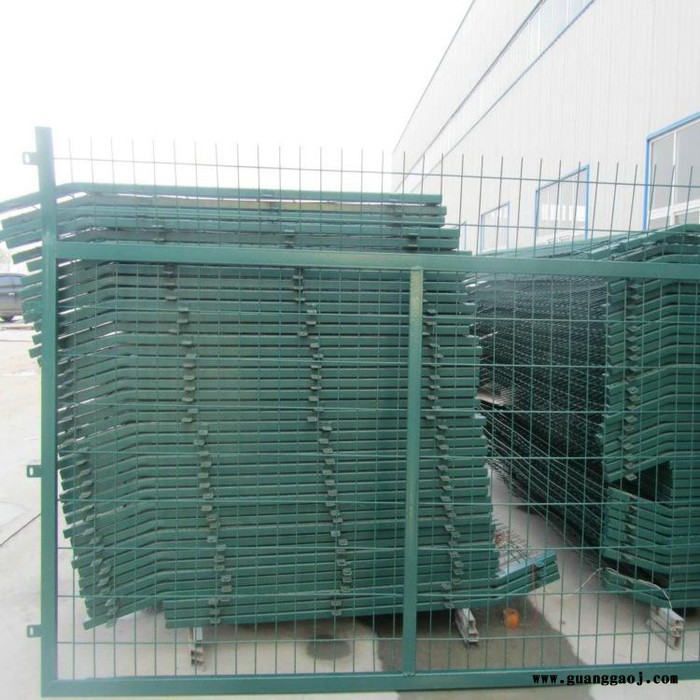 朋英 ** 隔离铁路高速公路护栏网 框架防护栏绿色铁丝网 护栏网框架围栏网图5